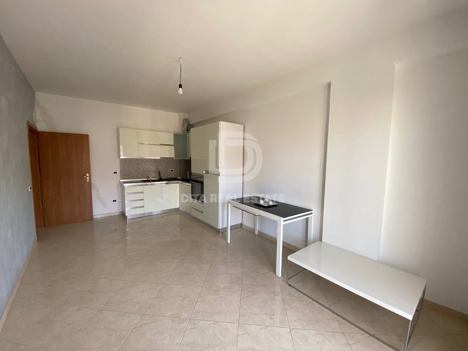 SHITET APARTAMENT 2+1+2 ILIRIA PLAZH DURRES 120.000 EURO