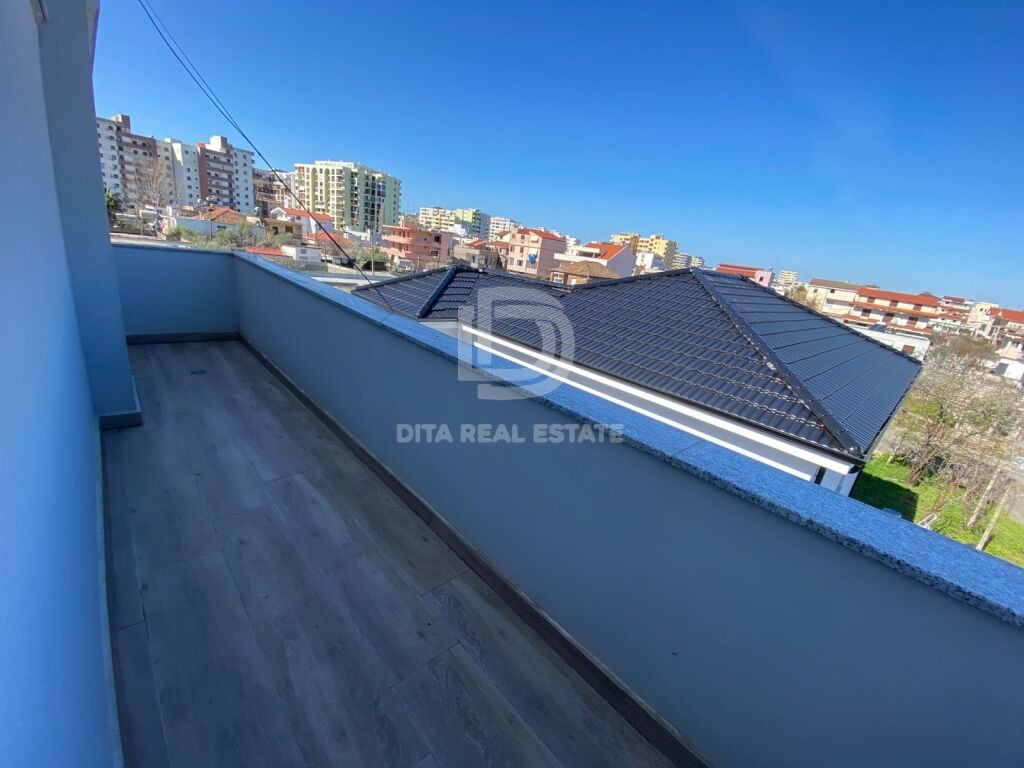 KAZION SHITET VILE E INVESTUAR NE HEKURUDHA PLAZH DURRES 290000 EURO
