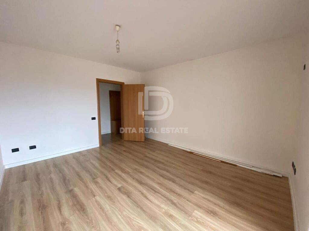 SHITET APARTAMENT 1+1 82 M2, PRANE MARKATES DURRES 114000 EURO