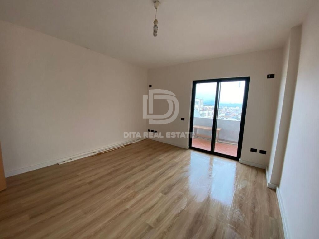 SHITET APARTAMENT 1+1 82 M2, PRANE MARKATES DURRES 114000 EURO