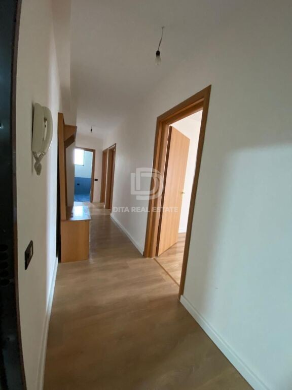SHITET APARTAMENT 1+1 82 M2, PRANE MARKATES DURRES 114000 EURO