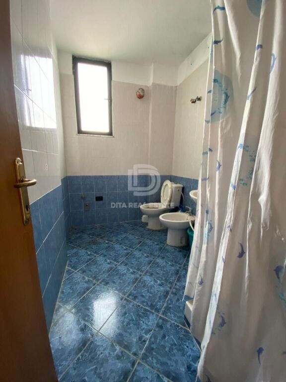 SHITET APARTAMENT 1+1 82 M2, PRANE MARKATES DURRES 114000 EURO
