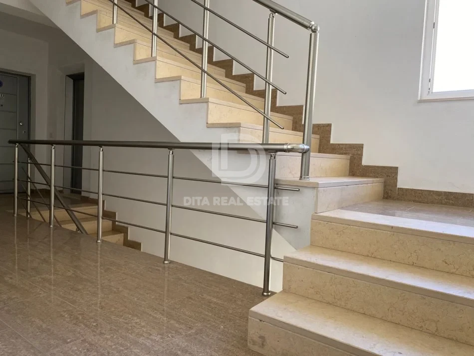 QIRA APARTAMENT 1+1 PLAZH VIJE E PARE ME DETIN 400 EURO