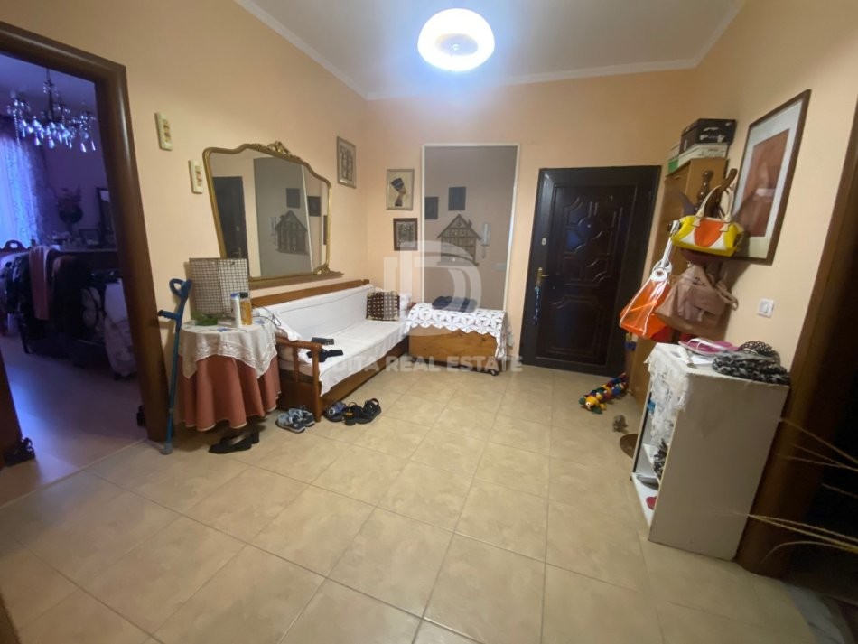 SHITET SUPER PAPAFINGO 2+1+2 PAMJE DETI PLAZH DURRES 145000
