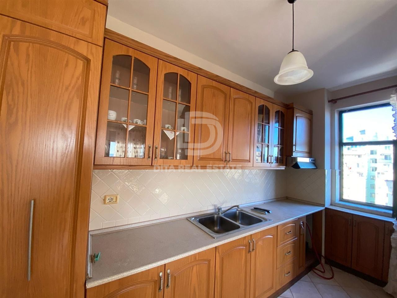 SHITET APARTAMENT 3+1+2 PAMJE DETI, RROTA KUQE PLAZH 160.000