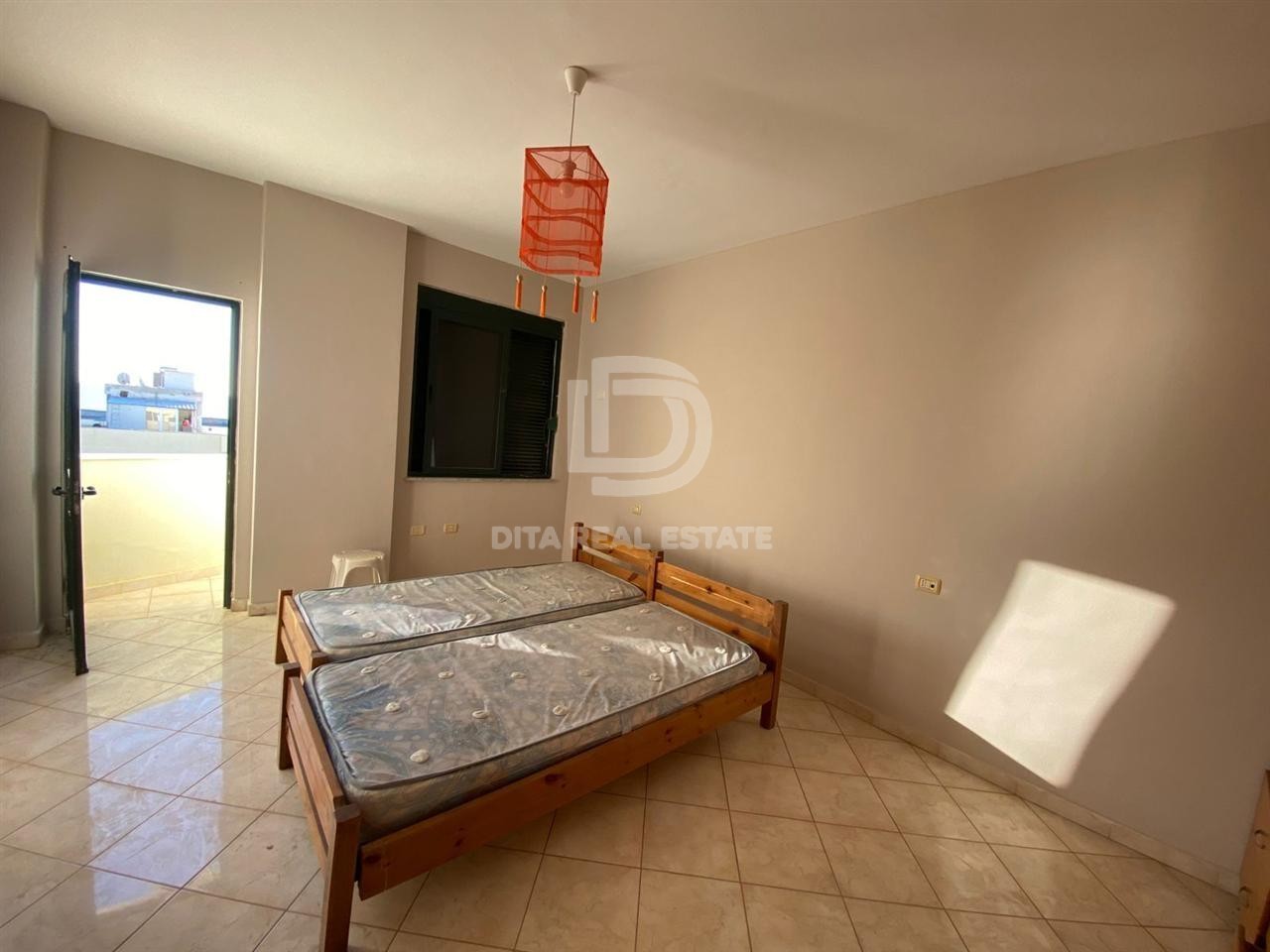 SHITET APARTAMENT 3+1+2 PAMJE DETI, RROTA KUQE PLAZH 160.000