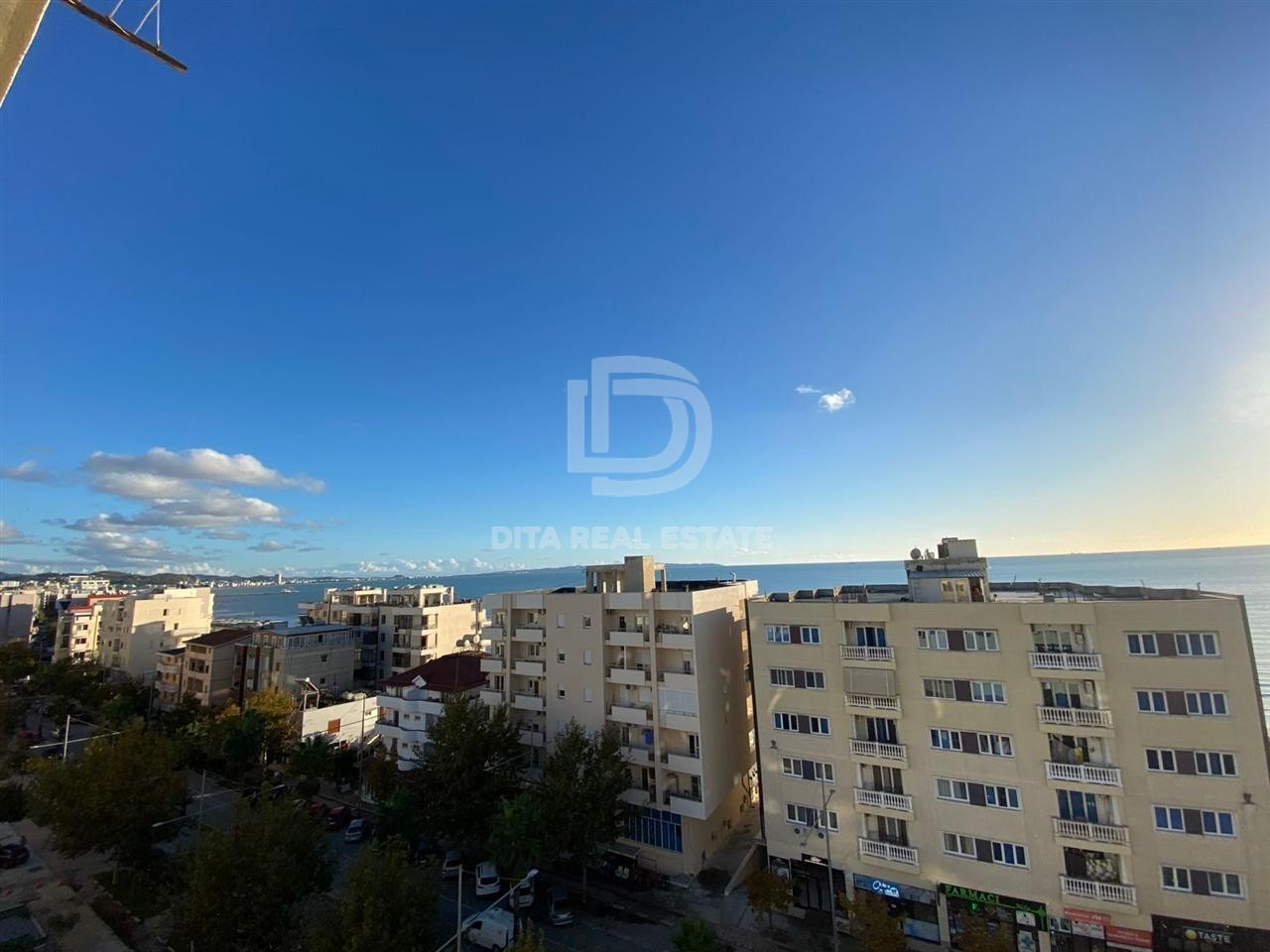 SHITET APARTAMENT 3+1+2 PAMJE DETI, RROTA KUQE PLAZH 160.000