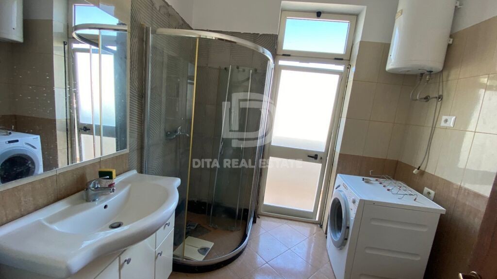 SHITET APARTAMENT 2+1+2+ VERANDE ILIRIA PLAZH DURRES 125000 Euro