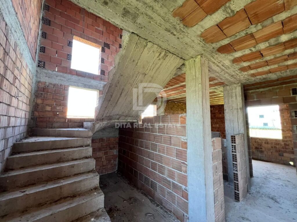 SHITET VILE 2 KATSHE 1200 M2 TOKE XHAFZOTAJ DURRES 115000 EURO