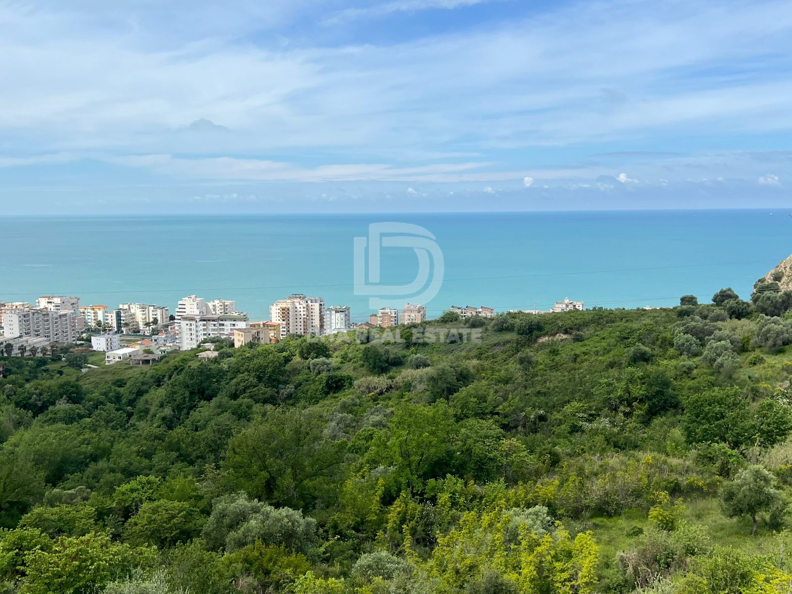 SHITET TOKE ME PAMJE DETI 1300 M2 SHKALLNUR DURRES 120000 EURO