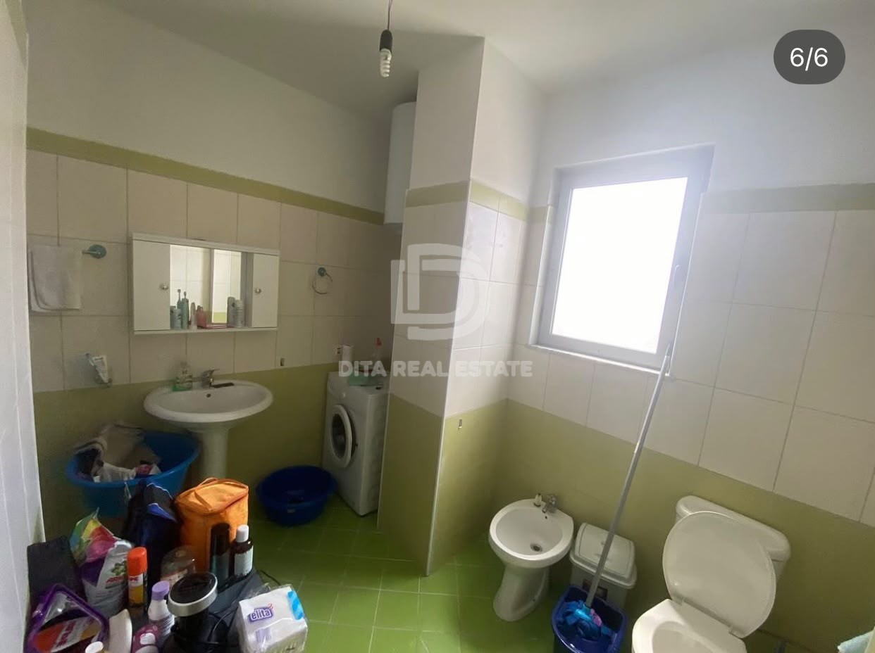QIRA APARTAMENT 1+1 , PRANE SHKOLLES EFTALI KOCI DURRES 300 EURO