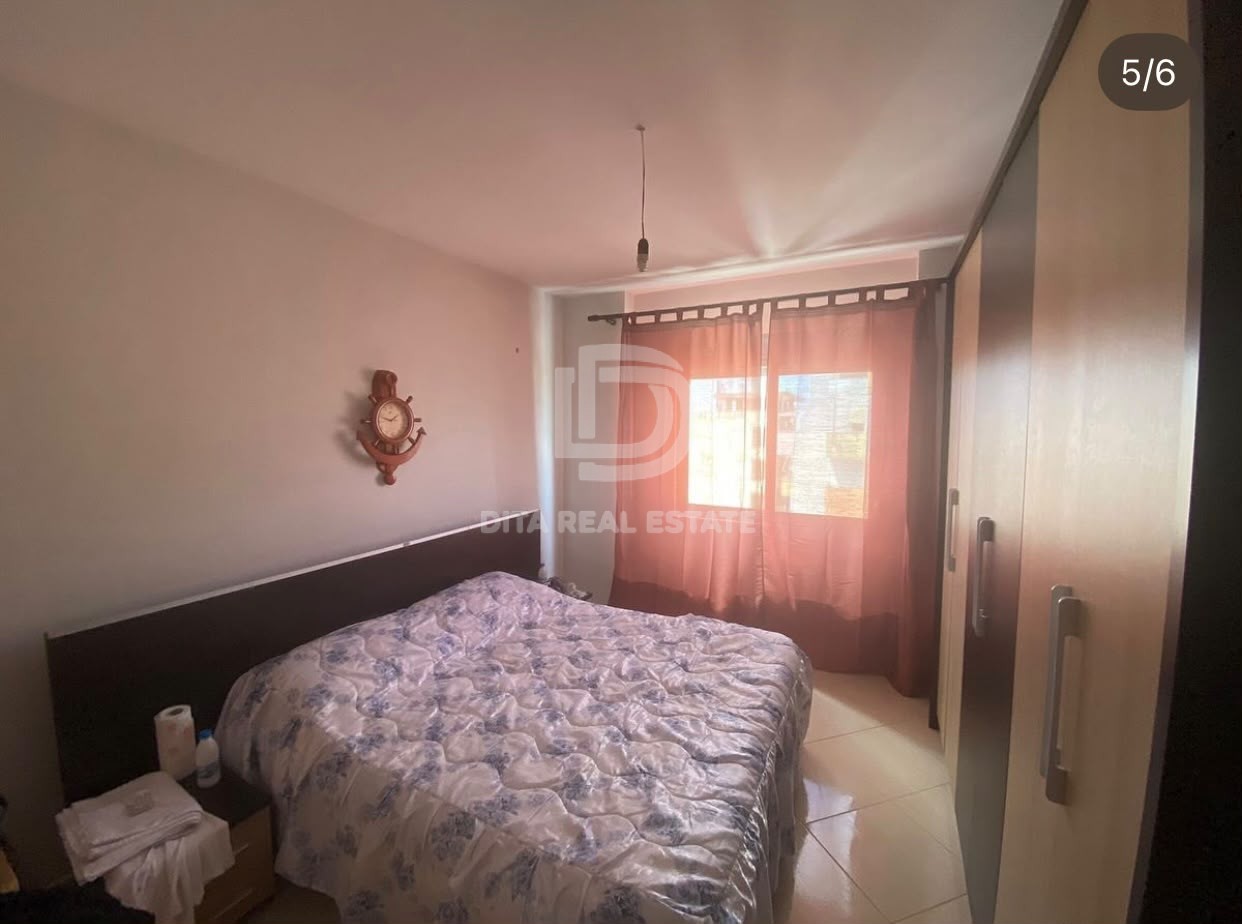 QIRA APARTAMENT 1+1 , PRANE SHKOLLES EFTALI KOCI DURRES 300 EURO