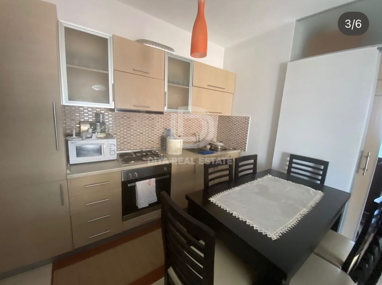 QIRA APARTAMENT 1+1 , PRANE SHKOLLES EFTALI KOCI DURRES 300 EURO
