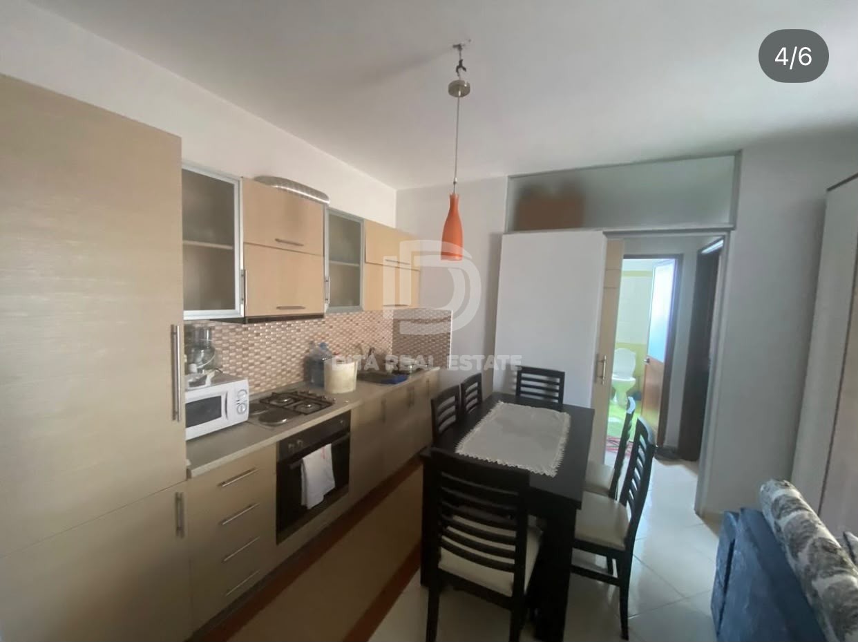 QIRA APARTAMENT 1+1 , PRANE SHKOLLES EFTALI KOCI DURRES 300 EURO