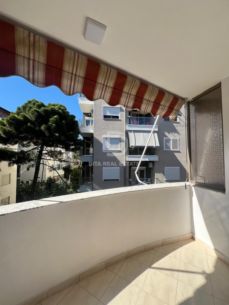 SHITET APARTAMENT 1+1, GOLEM KOMPLEKSI ALBA-ADRIATIK 98000 EURO