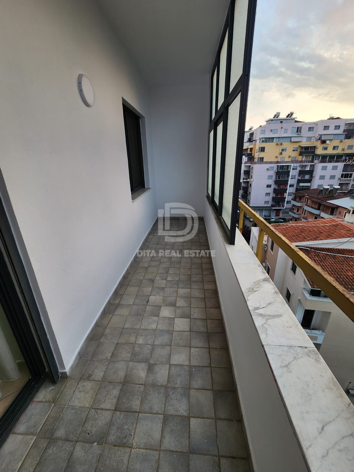 SHITET APARTAMENT 1+1 FLORIDA PLAZH DURRES 90000 EURO