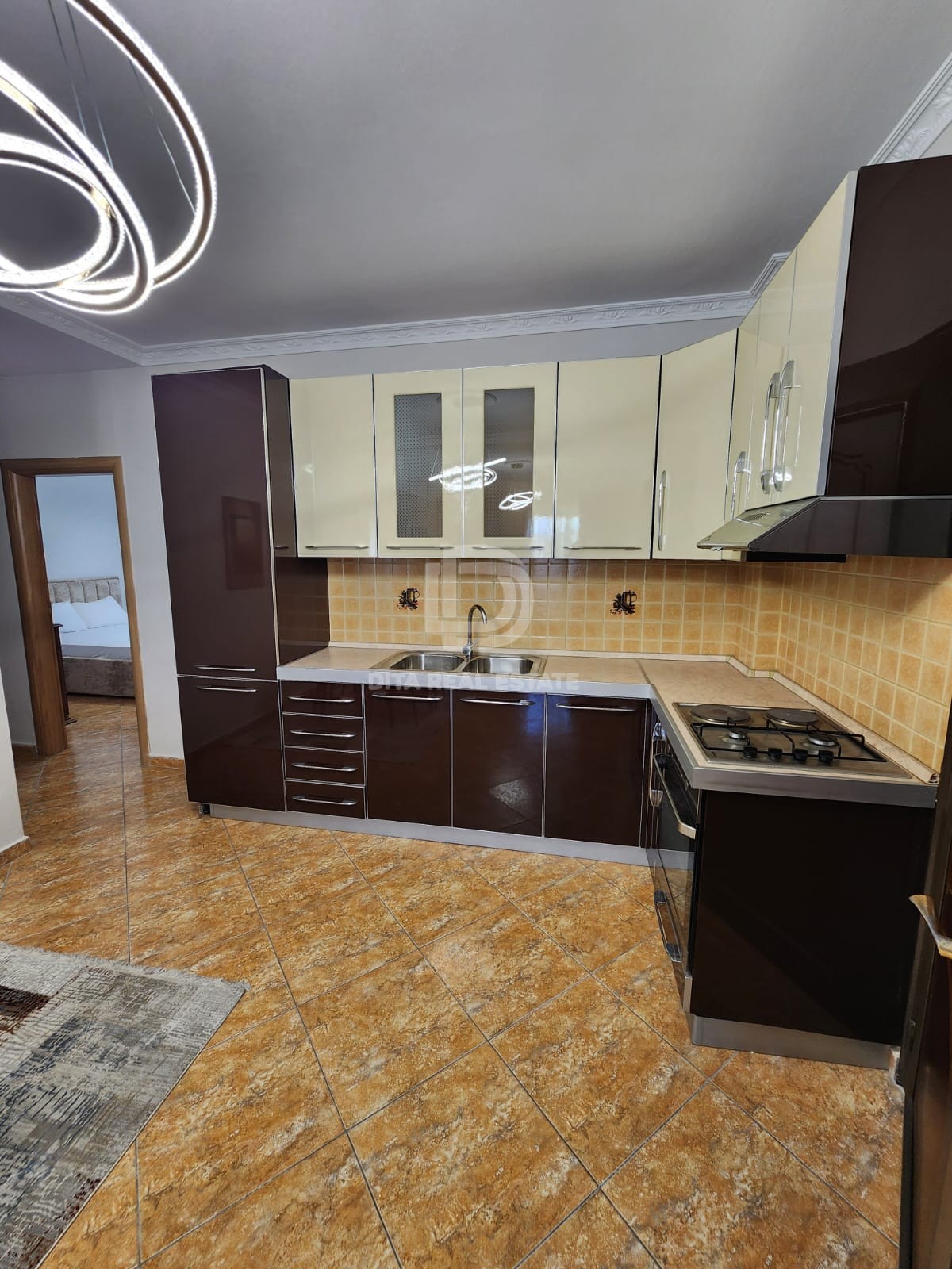 SHITET APARTAMENT 2+1 NE PLAZH DURRES 140000 EURO