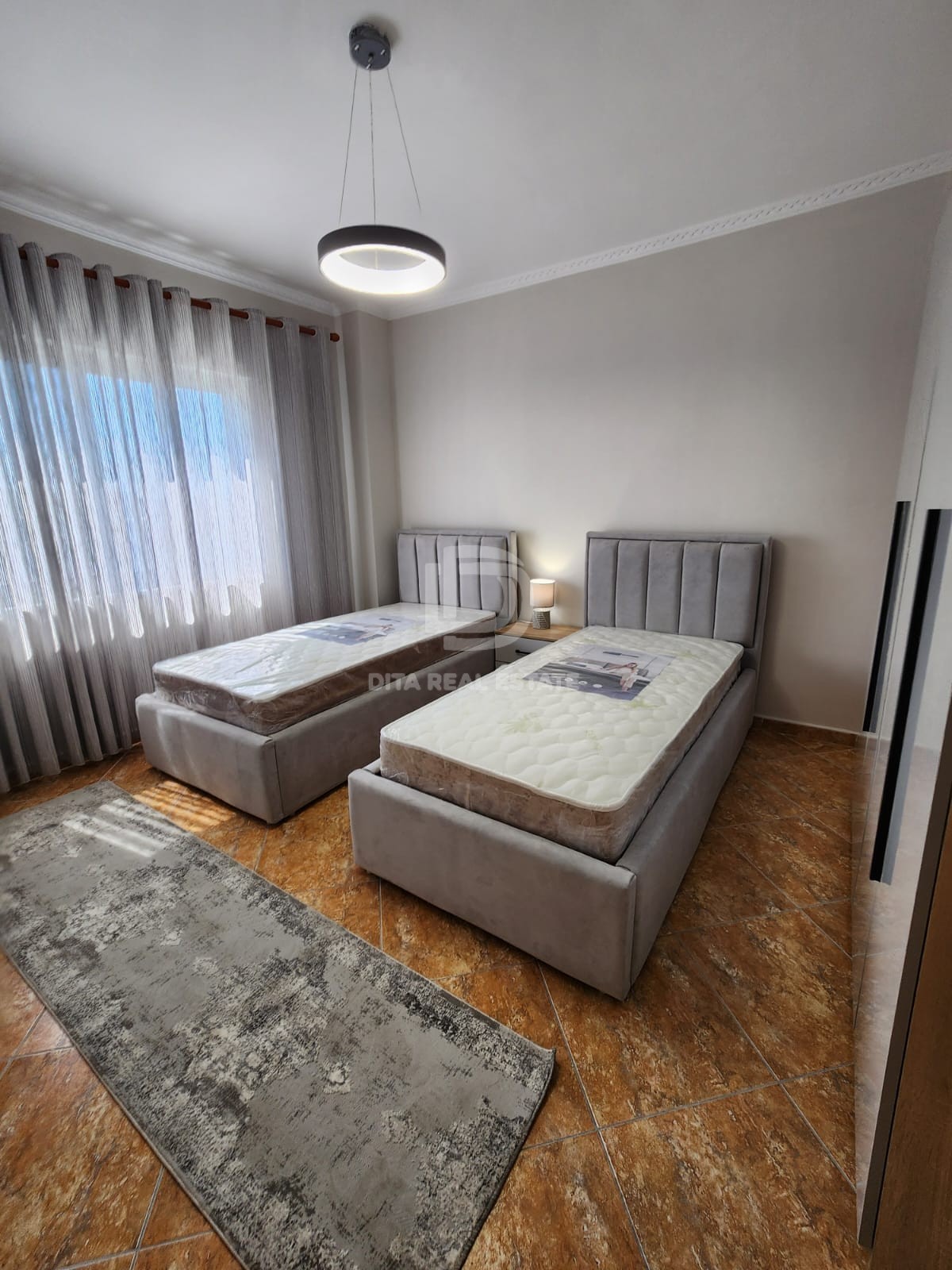 SHITET APARTAMENT 2+1 NE PLAZH DURRES 140000 EURO