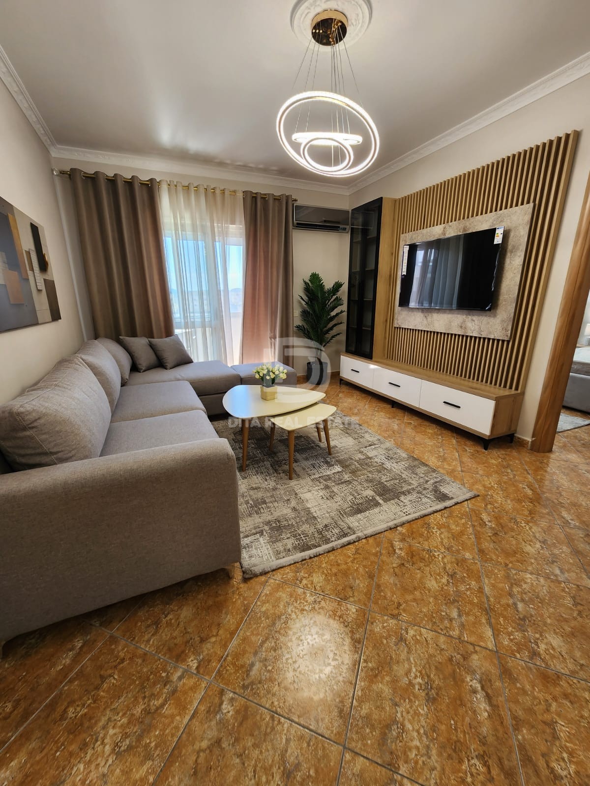 SHITET APARTAMENT 2+1 NE PLAZH DURRES 140000 EURO