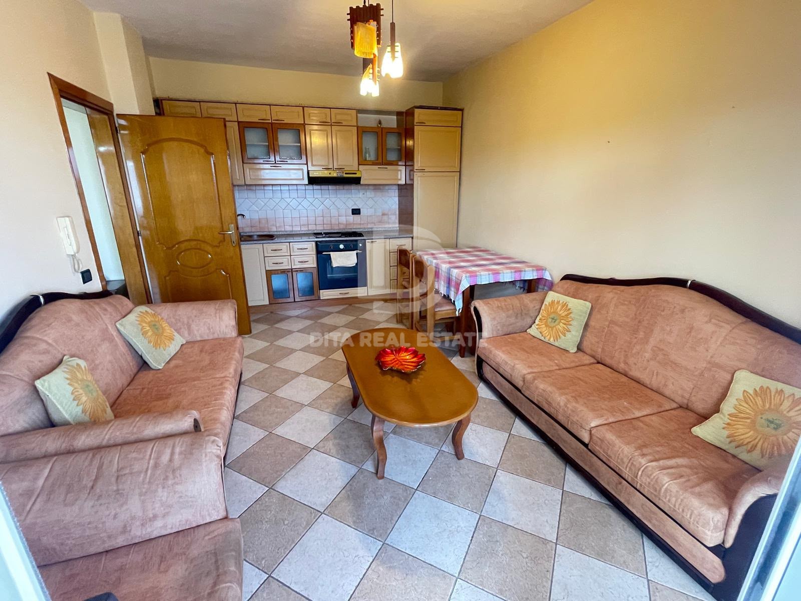 SHITET APARTAMENT 1+1 PRANE MARKATES QENDER DURRES 95000 EURO