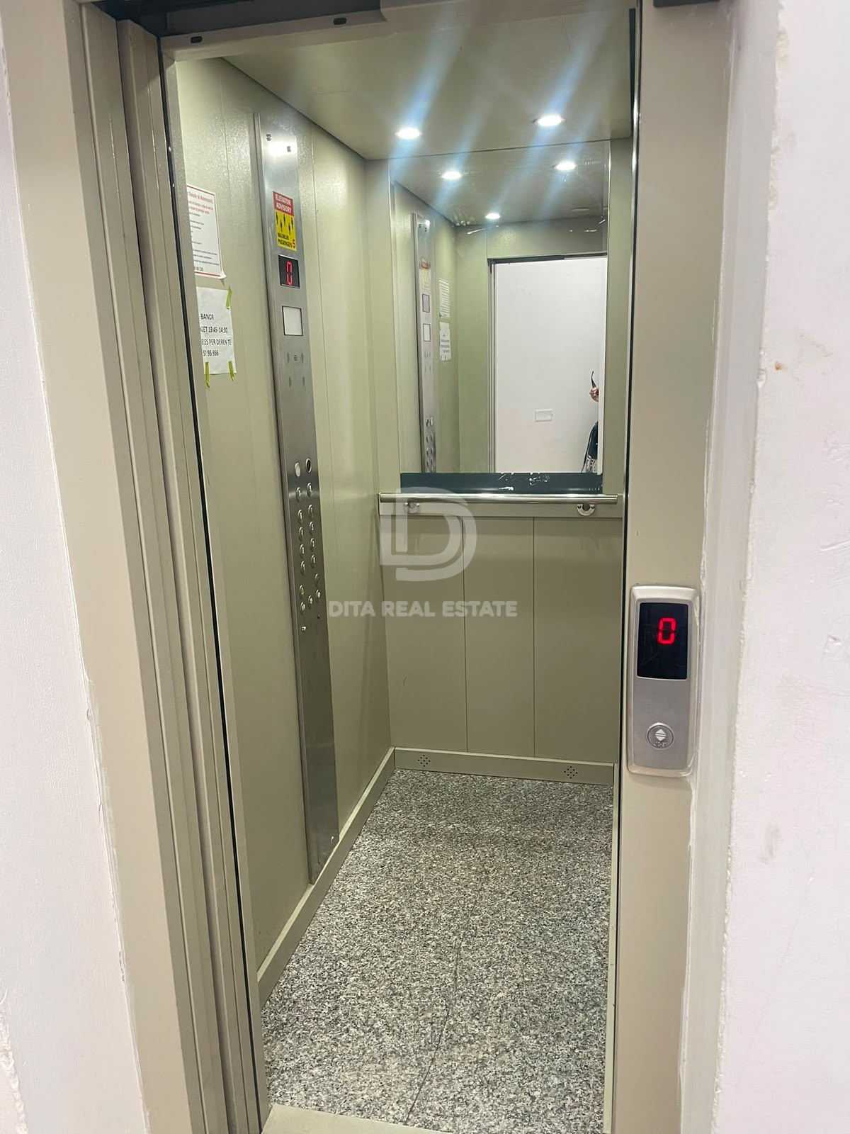 SHITET APARTAMENT 1+1 PRANE MARKATES QENDER DURRES 95000 EURO