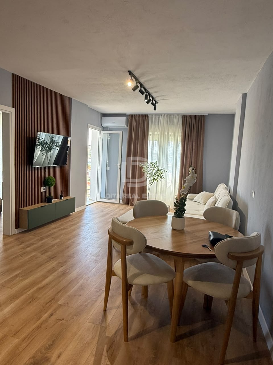 SHITET APARTAMENT 1+1 I INVESTUAR, POSTA PLAZH 120000 EURO
