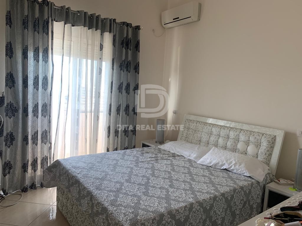 SHITET APARTAMENT 2+2+2 PORTI DURRES 240000 EURO
