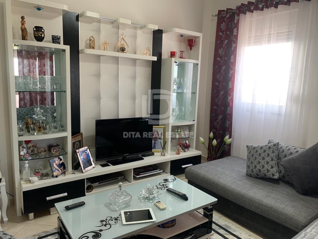 SHITET APARTAMENT 2+2+2 PORTI DURRES 240000 EURO