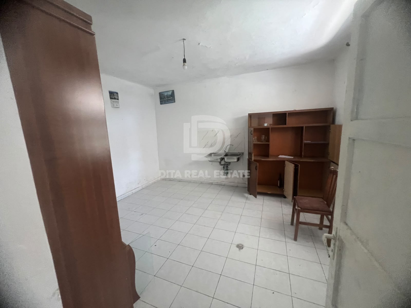 SHITET SHTEPI PRIVATE 3+1 + 443 M2 TOKE RRASHBULL 90000 EURO