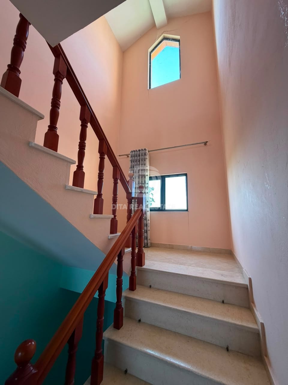 Durres 210,000€ Vilë 3-Kateshe në Shitje - Xhafzotaj, Durres 210.000 €