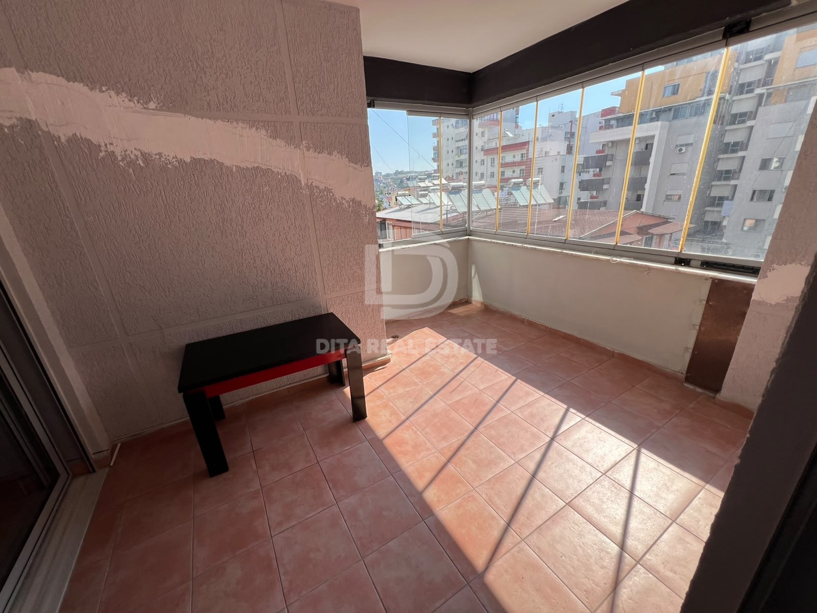 QIRA APARTAMENT 1+1 SHKOLLA BAJRAM CURRI PLAZH 330 EURO