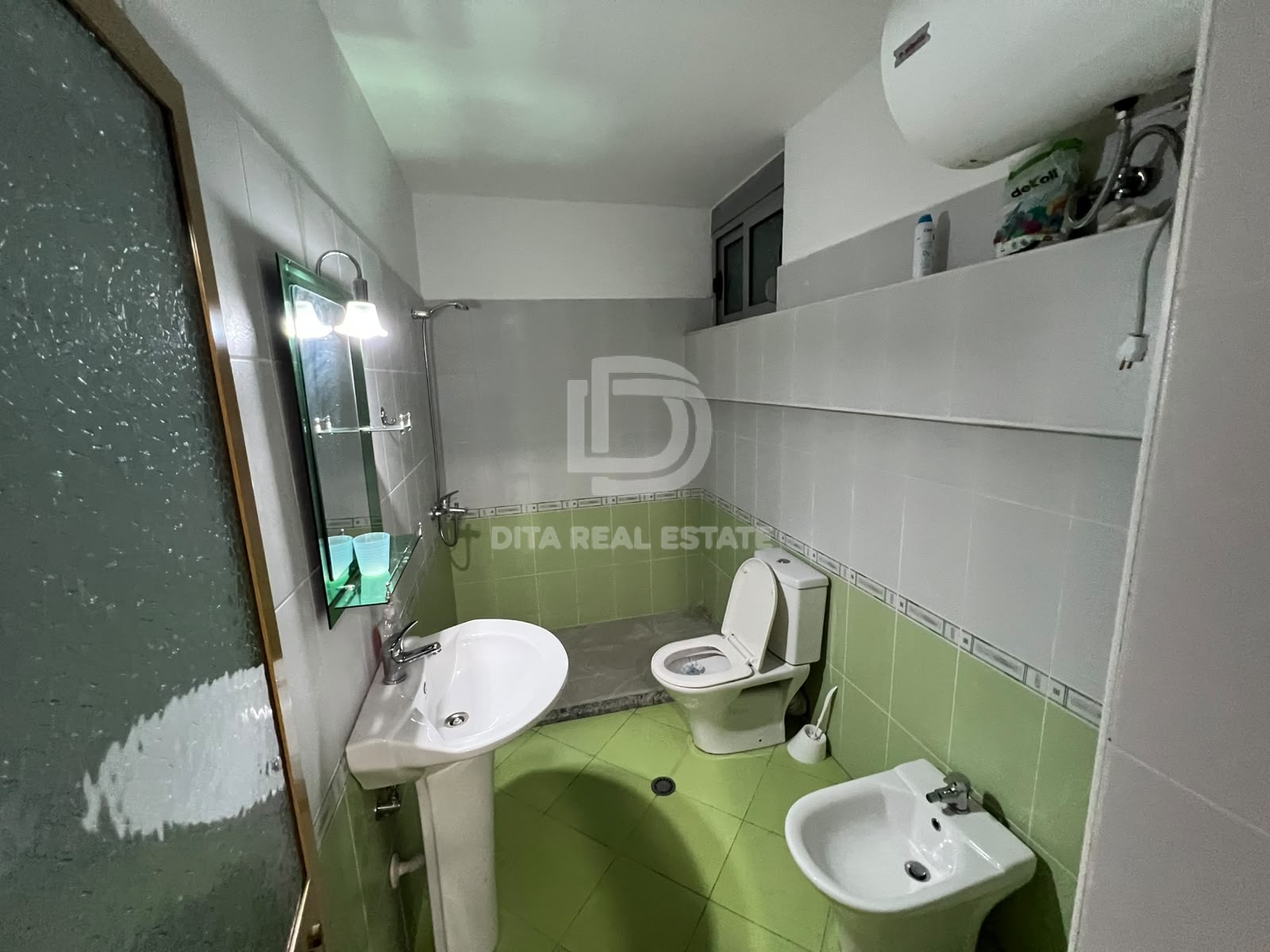 QIRA APARTAMENT 1+1 SHKOLLA BAJRAM CURRI PLAZH 330 EURO