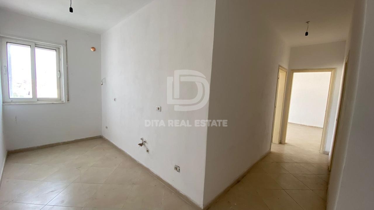 SHITET APARTAMENT 2+1+2, 107 M2 LAGJE 18 DURRES 105000 EURO