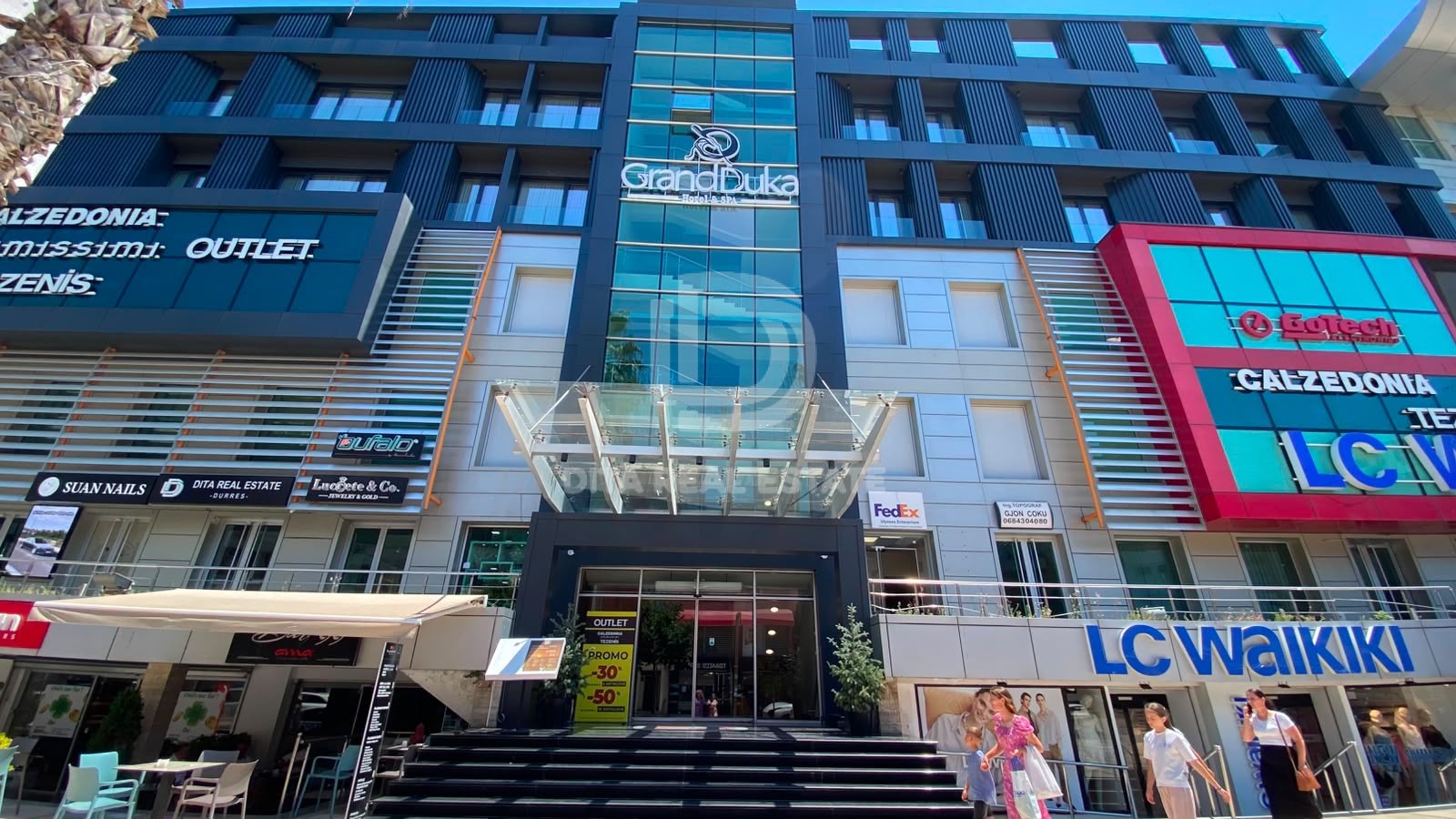 Shitet Ambient Biznesi 86 m2, Flagship Center Durres 165000