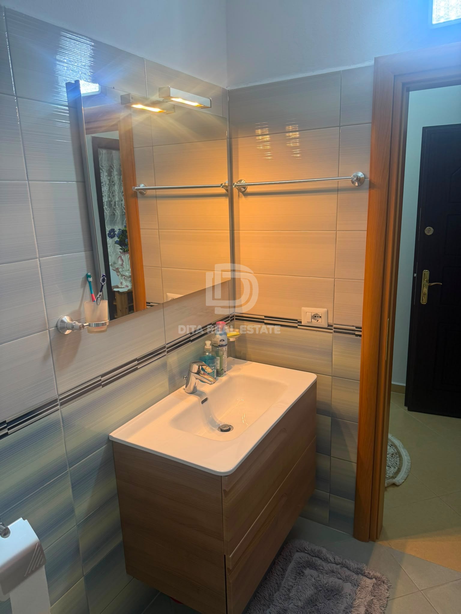 QIRA APARTAMENR 1+1 FLORIDA PLAZH DURRES 500 EURO