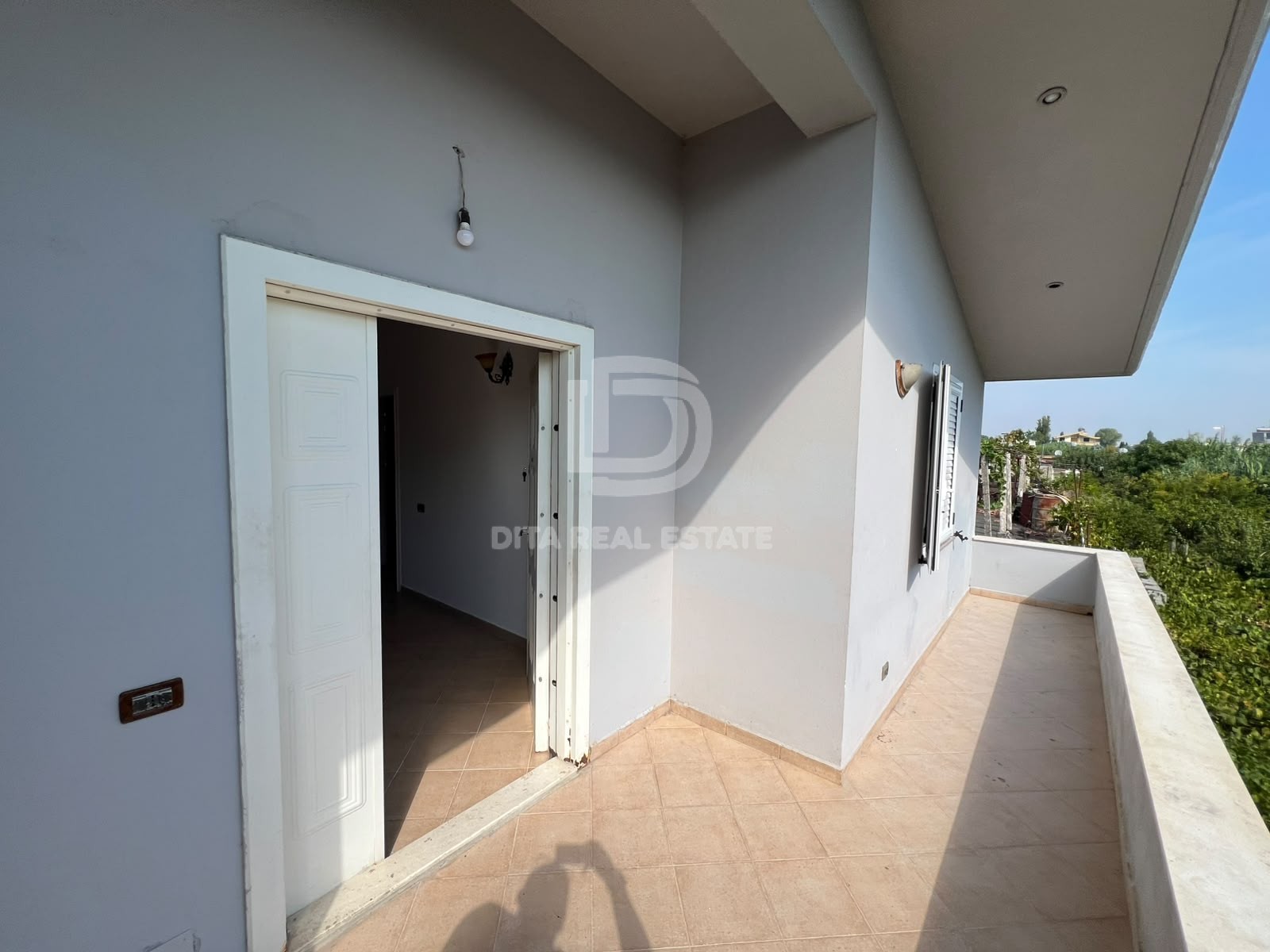 QIRA KATI 2 I NJE VILE 2+1 SUKTH DURRES 250 EURO