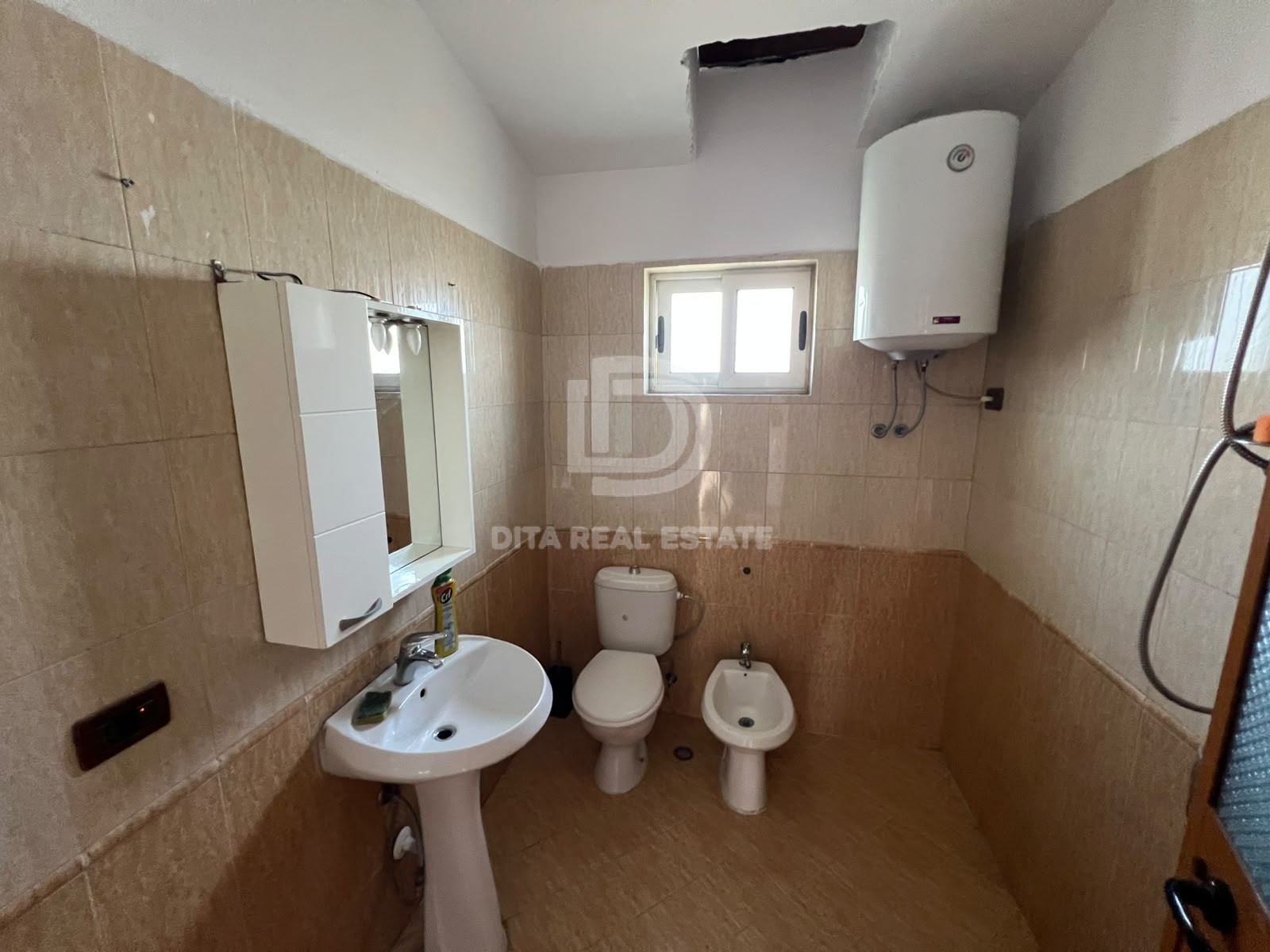 QIRA KATI 2 I NJE VILE 2+1 SUKTH DURRES 250 EURO