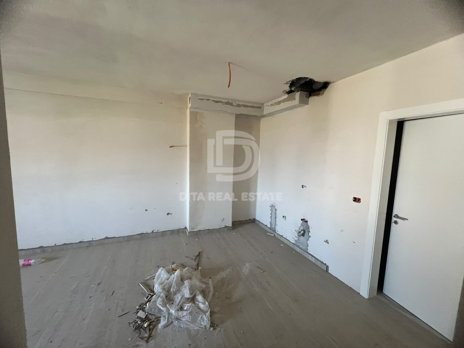 SHITET APARTAMENT 1+1 TEK RRETH RROTULLIMI GOLEMIT