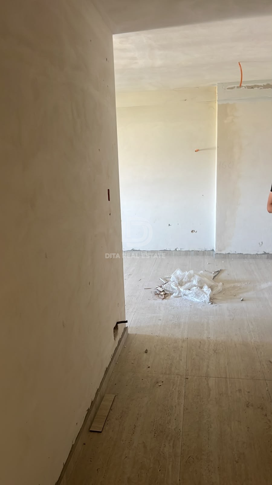 SHITET APARTAMENT 1+1 TEK RRETH RROTULLIMI GOLEMIT