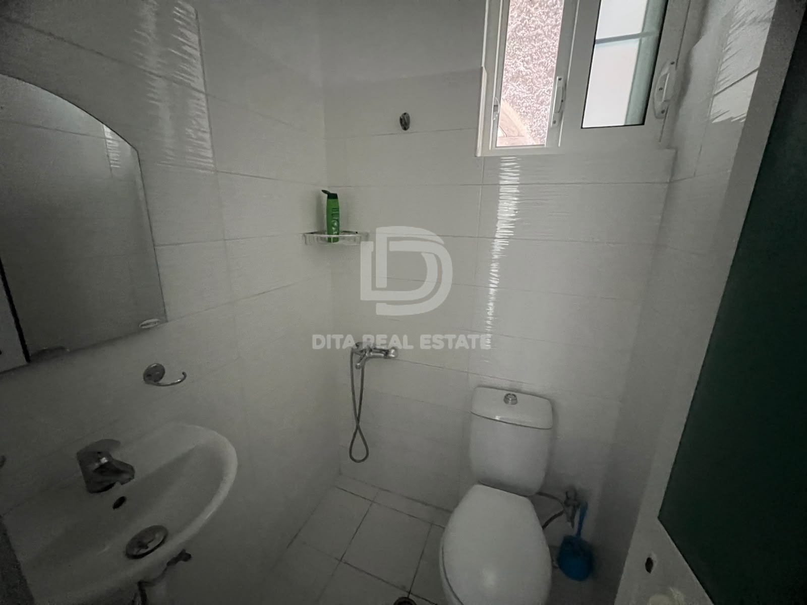 QIRA KATI I PARE I NJE  VILE 3+1 NE PLAZH TEK XIXA 500 EURO
