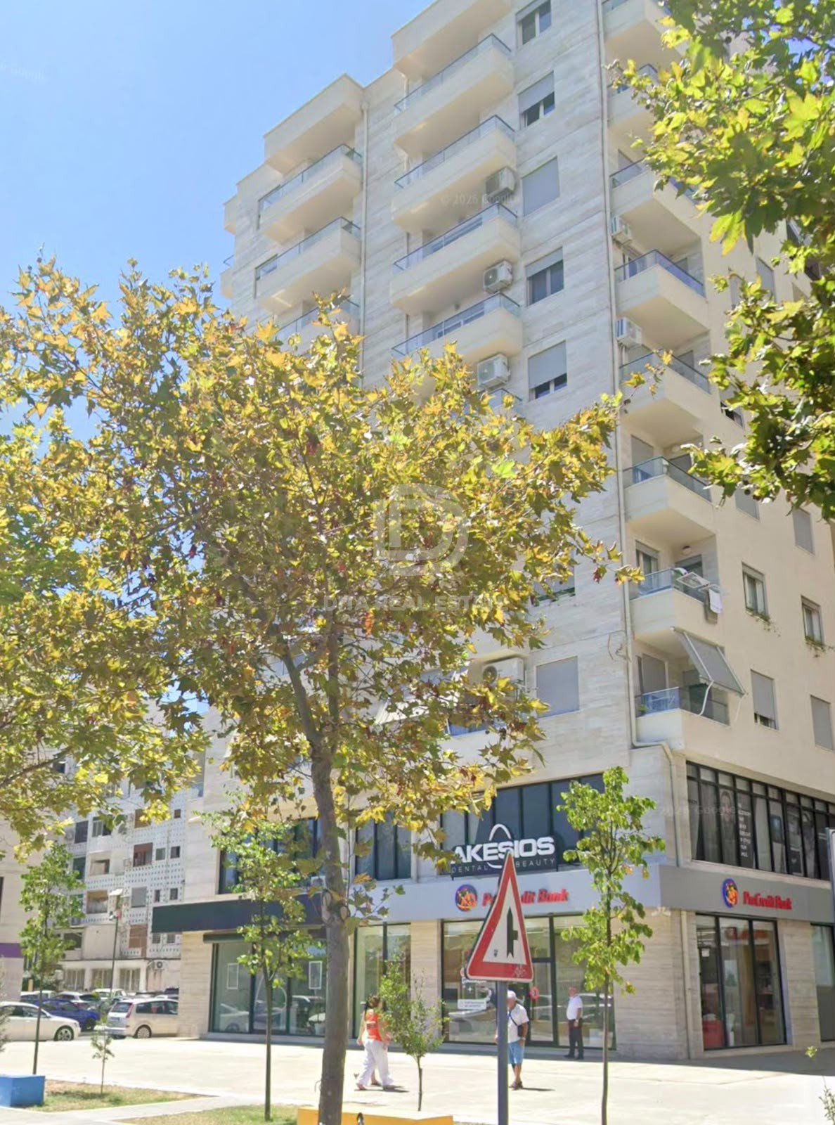 QIRA APARTAMENT 2+1 I PA MOBILUAR ( BOSH) RRUGA E RE E PORTIT DURRES 35000 ALL(380 EURO)
