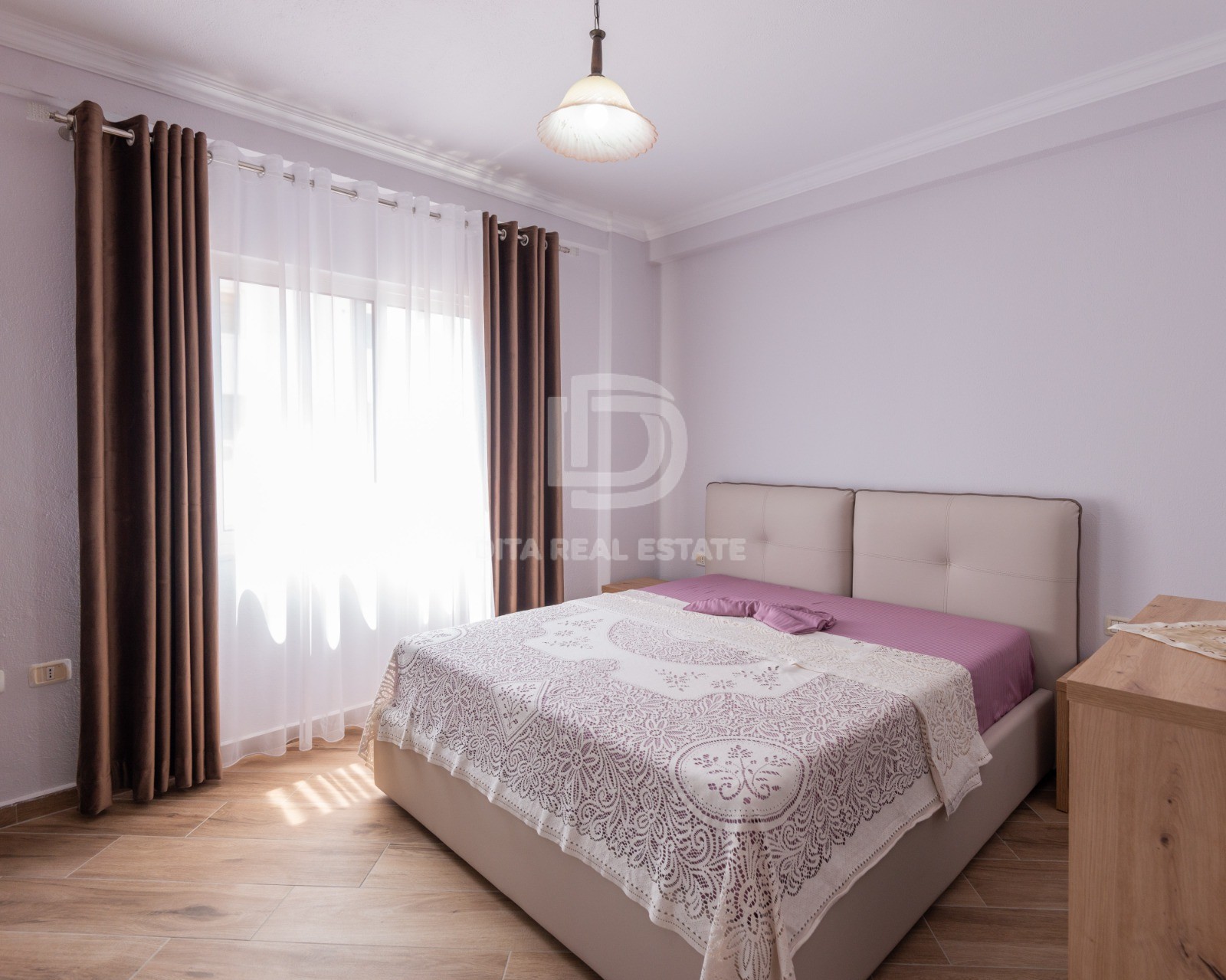 QIRA APARTAMENT I INVESTUAR 1+1, PRANE POSTES PLAZH 500 EURO