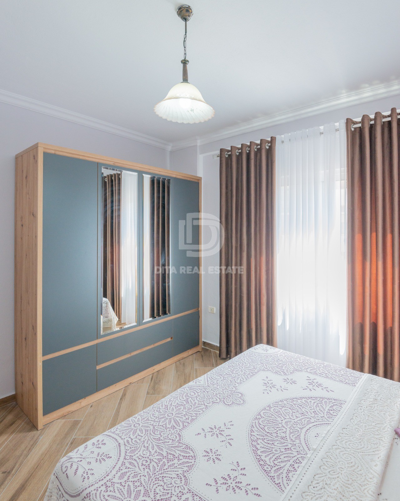 QIRA APARTAMENT I INVESTUAR 1+1, PRANE POSTES PLAZH 500 EURO