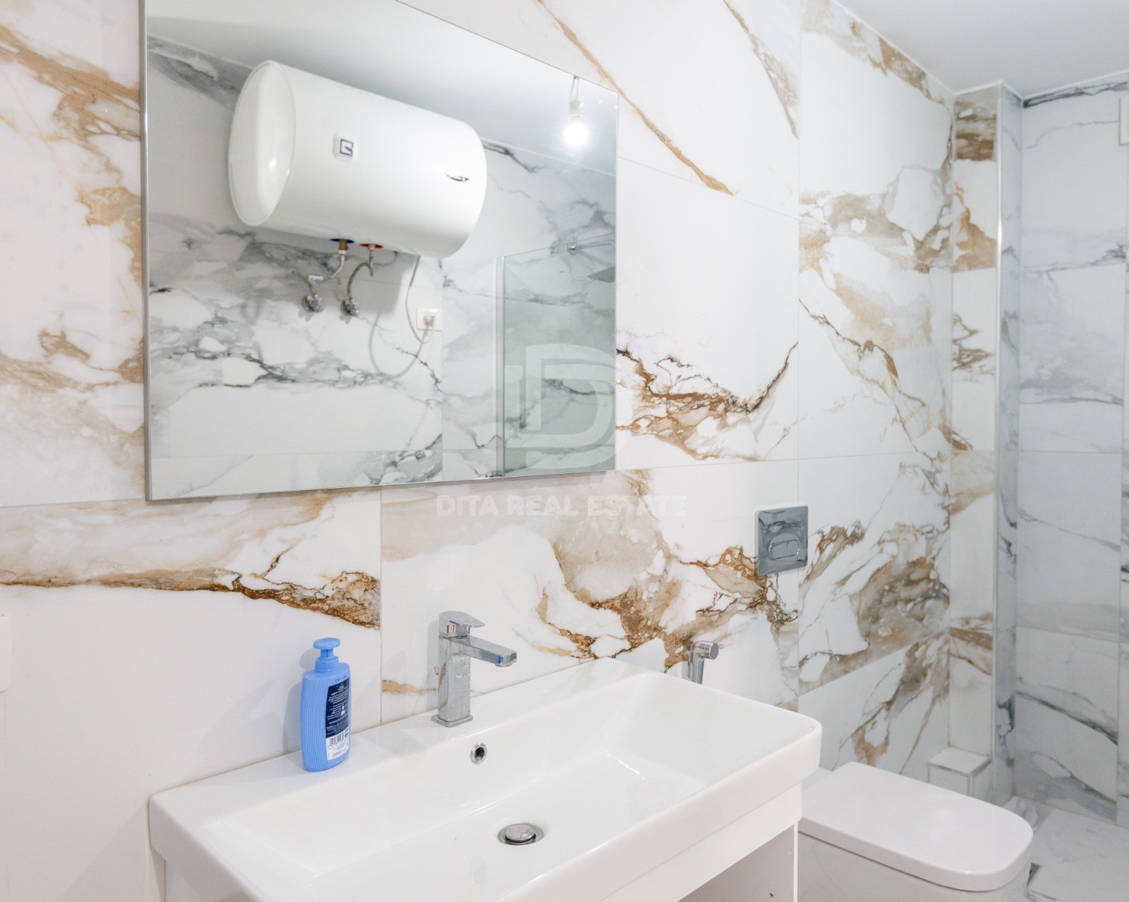 QIRA APARTAMENT I INVESTUAR 1+1, PRANE POSTES PLAZH 500 EURO