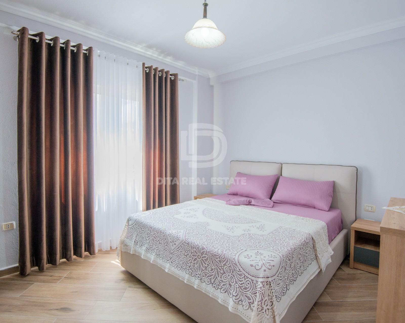 QIRA APARTAMENT I INVESTUAR 1+1, PRANE POSTES PLAZH 500 EURO